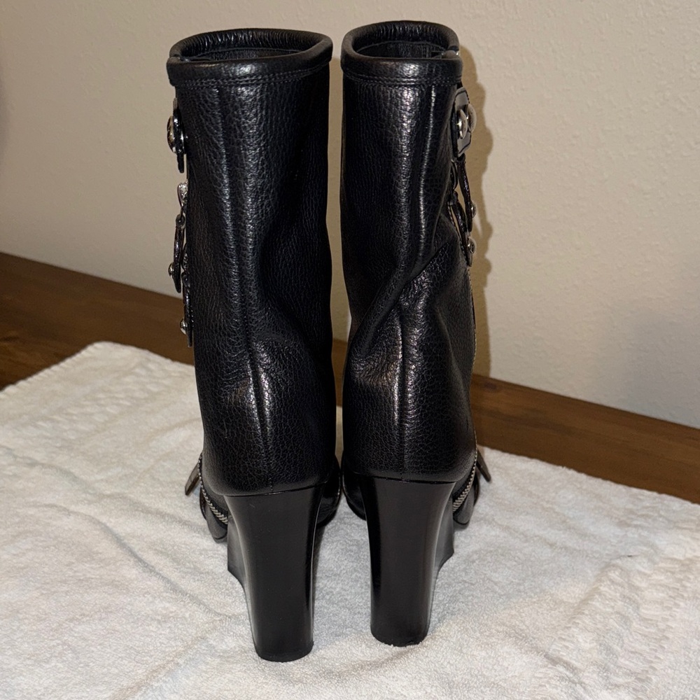 Louis Vuitton Black and Brown Heeled Boots - Picture 5 of 10